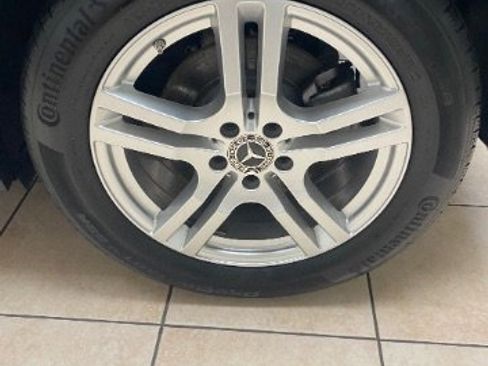 Used 2023 Mercedes-Benz GLA 250 4MATIC w/ Premium Package image 29