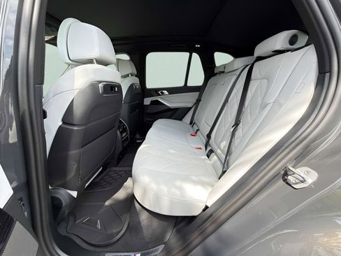 New 2026 BMW X5 xDrive40i w/ M Sport Package AWD/4WD image 17