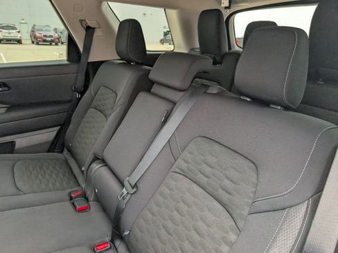 Used 2025 Nissan Pathfinder SV FWD image 27