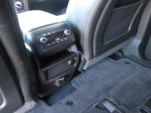 Used 2015 Chevrolet Traverse LTZ AWD/4WD image 32