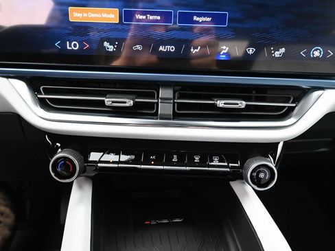 New 2026 Chevrolet Equinox EV LT image 9