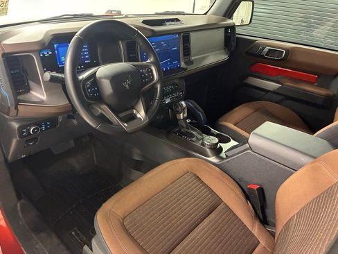 Used 2023 Ford Bronco Outer Banks AWD/4WD image 4