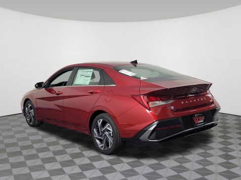 New 2025 Hyundai Elantra Limited image 38