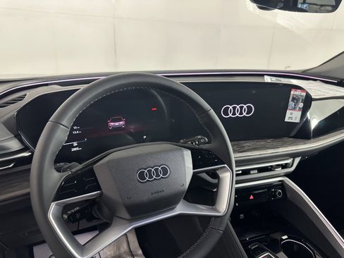 Certified 2025 Audi Q5 Premium Plus w/ Premium Plus image 17