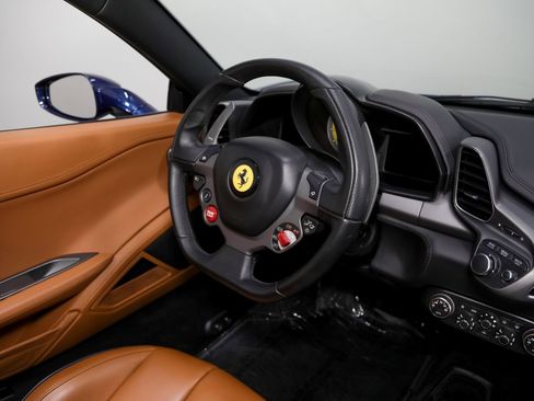 Used 2015 Ferrari 458 Spider RWD image 43