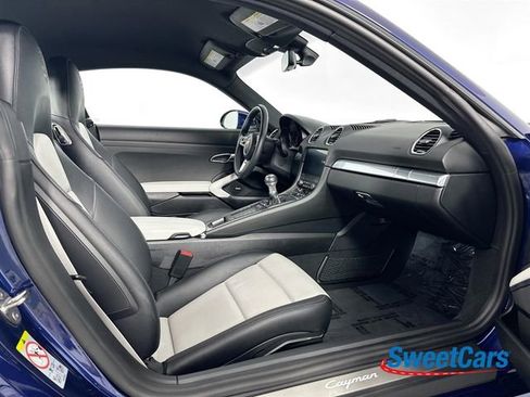 Used 2024 Porsche 718 Cayman image 8