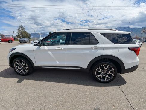 Used 2025 Ford Explorer Platinum w/ Ultimate Package AWD/4WD image 6