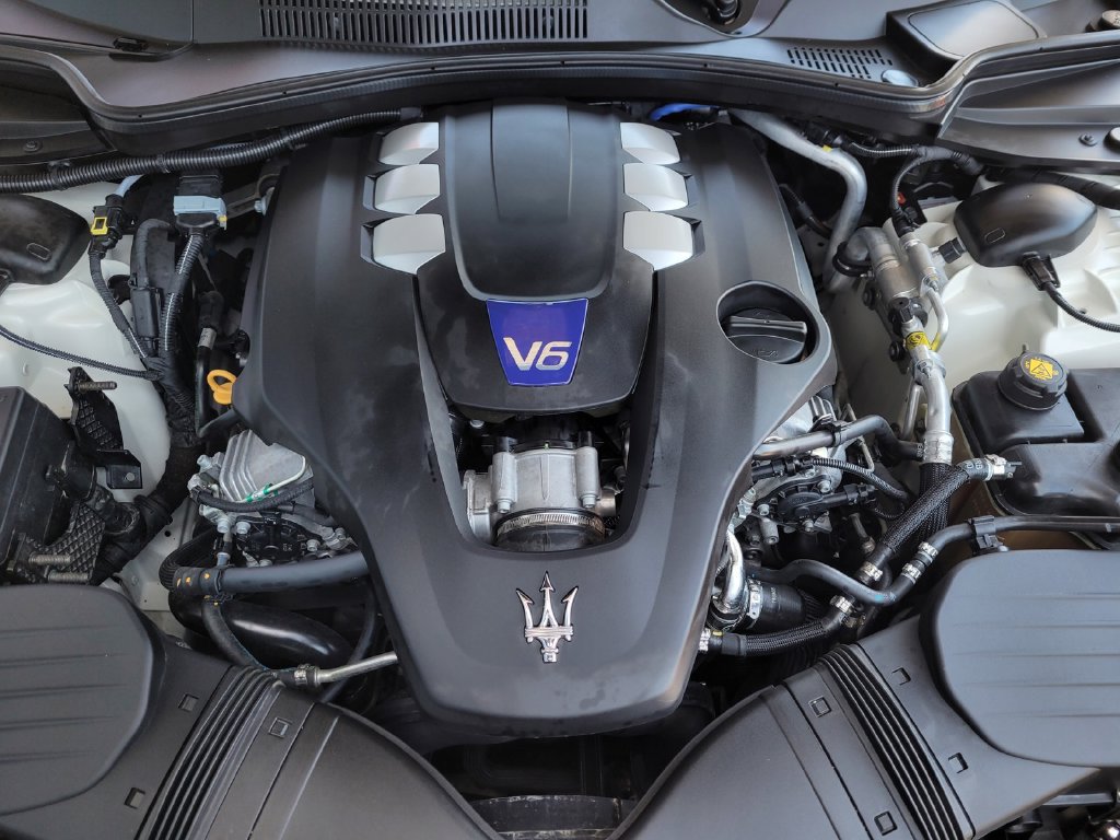 Used 2018 Maserati Quattroporte S GranLusso RWD image 36