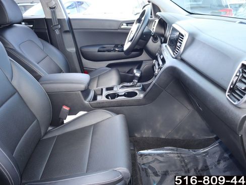 Used 2020 Kia Sportage EX image 25