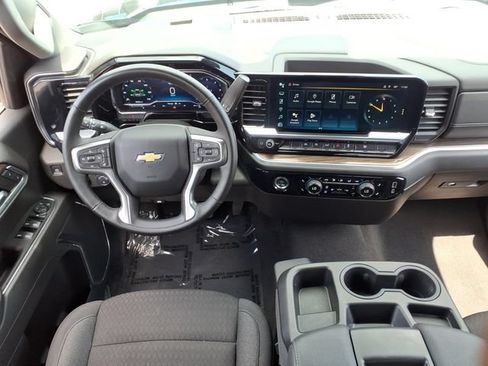 Used 2024 Chevrolet Silverado 1500 LT AWD/4WD image 19
