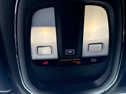 Certified 2024 Volvo C40 P8 Recharge Ultimate image 25