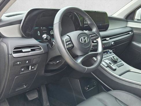 Used 2025 Hyundai Palisade SEL FWD image 9