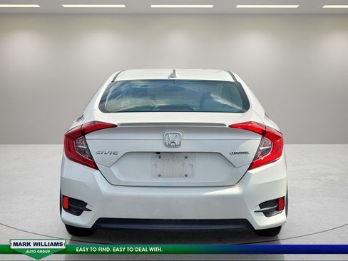 Used 2016 Honda Civic Touring image 5