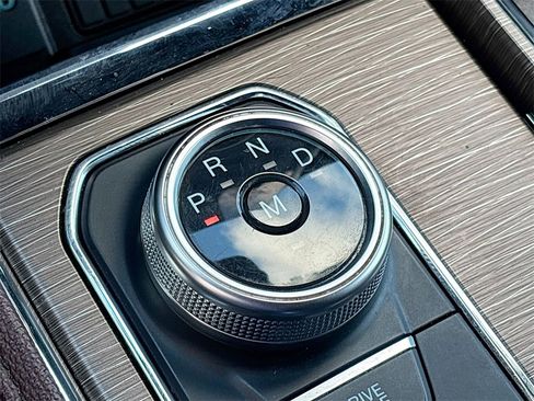 Used 2024 Ford Expedition Limited image 17