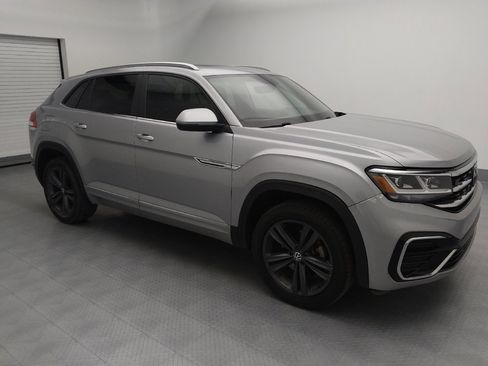 Used 2020 Volkswagen Atlas Cross Sport SE w/ Panoramic Sunroof Package image 11