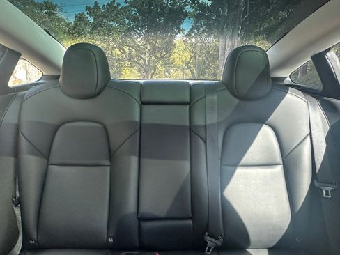 Used 2022 Tesla Model 3 Long Range image 54