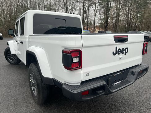 New 2026 Jeep Gladiator Sport image 7