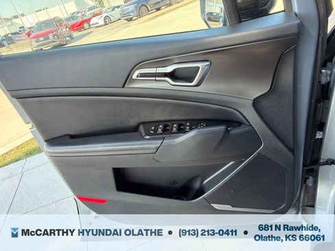 Used 2024 Kia Sportage EX FWD image 33