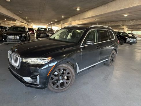 Used 2022 BMW X7 xDrive40i w/ Premium Package AWD/4WD image 1