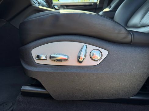 Used 2026 Porsche Macan AWD/4WD image 28
