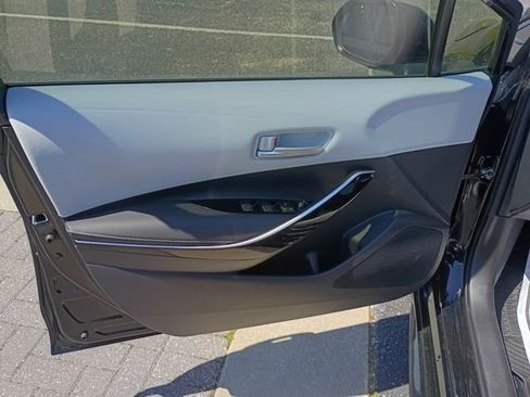 Used 2022 Toyota Corolla XSE image 19