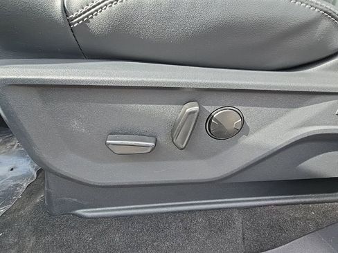 New 2026 Ford Expedition Platinum image 12