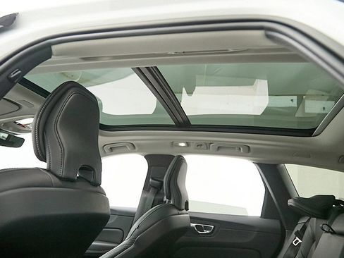 Certified 2023 Volvo XC60 T8 Ultimate w/ Climate Package AWD/4WD image 21