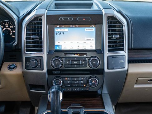 Used 2017 Ford F150 Lariat image 31