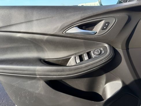 Used 2022 Buick Encore GX Select w/ Safety Package II image 33