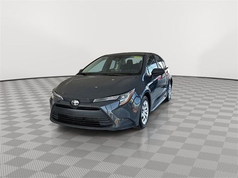 Used 2023 Toyota Corolla LE image 5