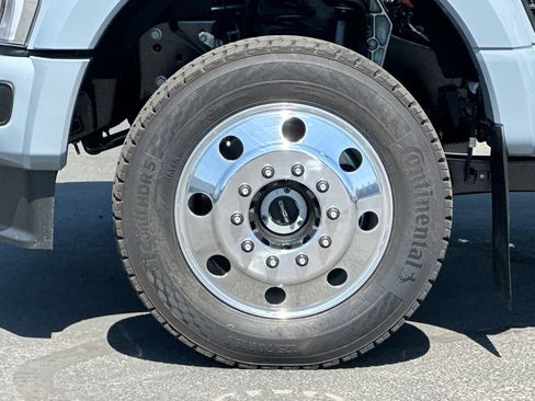 New 2026 Ford F450 Platinum w/ FX4 Off-Road Package image 25