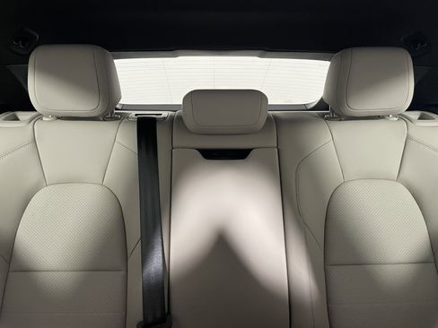 Used 2025 Porsche Macan Electric image 16