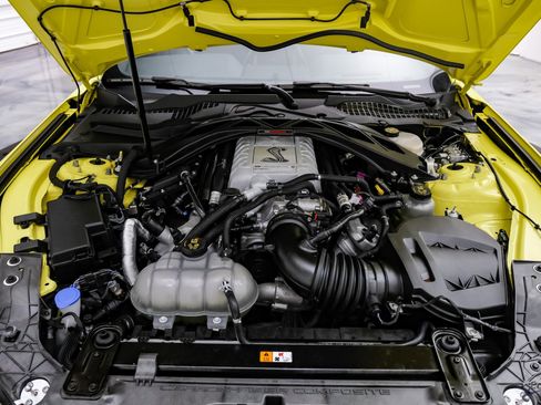 Used 2021 Ford Mustang Shelby GT500 w/ Carbon Fiber Track Pack image 69