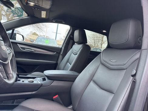 Certified 2025 Cadillac XT5 Luxury w/ LPO, Floor Liner Package image 15