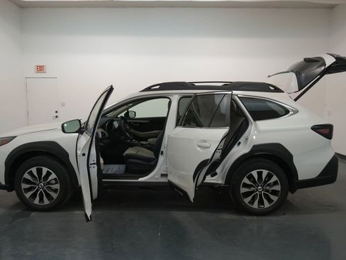 New 2025 Subaru Outback Limited image 26