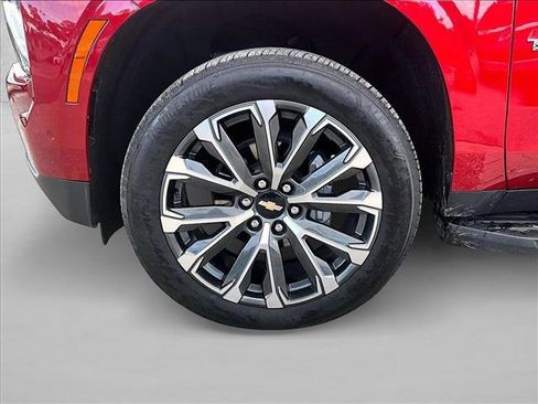 Used 2025 Chevrolet Tahoe High Country RWD image 10