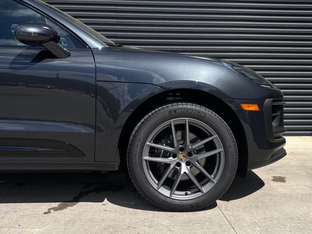 Certified 2026 Porsche Macan AWD/4WD image 11