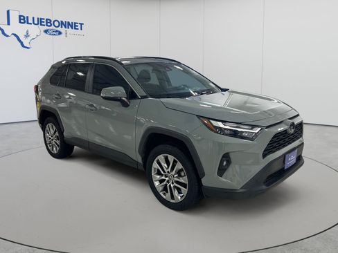 Used 2023 Toyota RAV4 XLE Premium FWD image 3