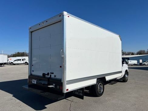 Used 2024 Ford E-350 and Econoline 350 Super Duty w/ Power Windows & Locks Group image 7