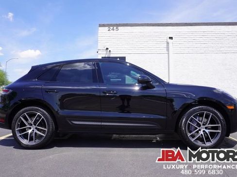 Used 2024 Porsche Macan AWD/4WD image 12
