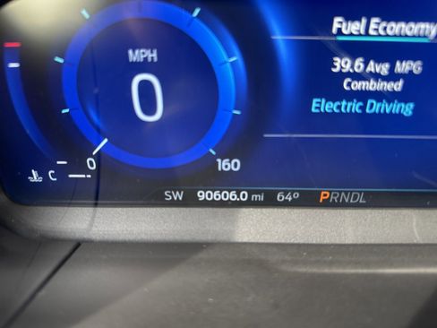 Used 2020 Ford Escape Titanium image 22