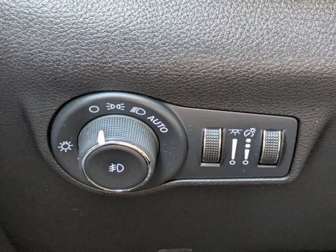 Used 2024 Jeep Compass Latitude AWD/4WD image 24