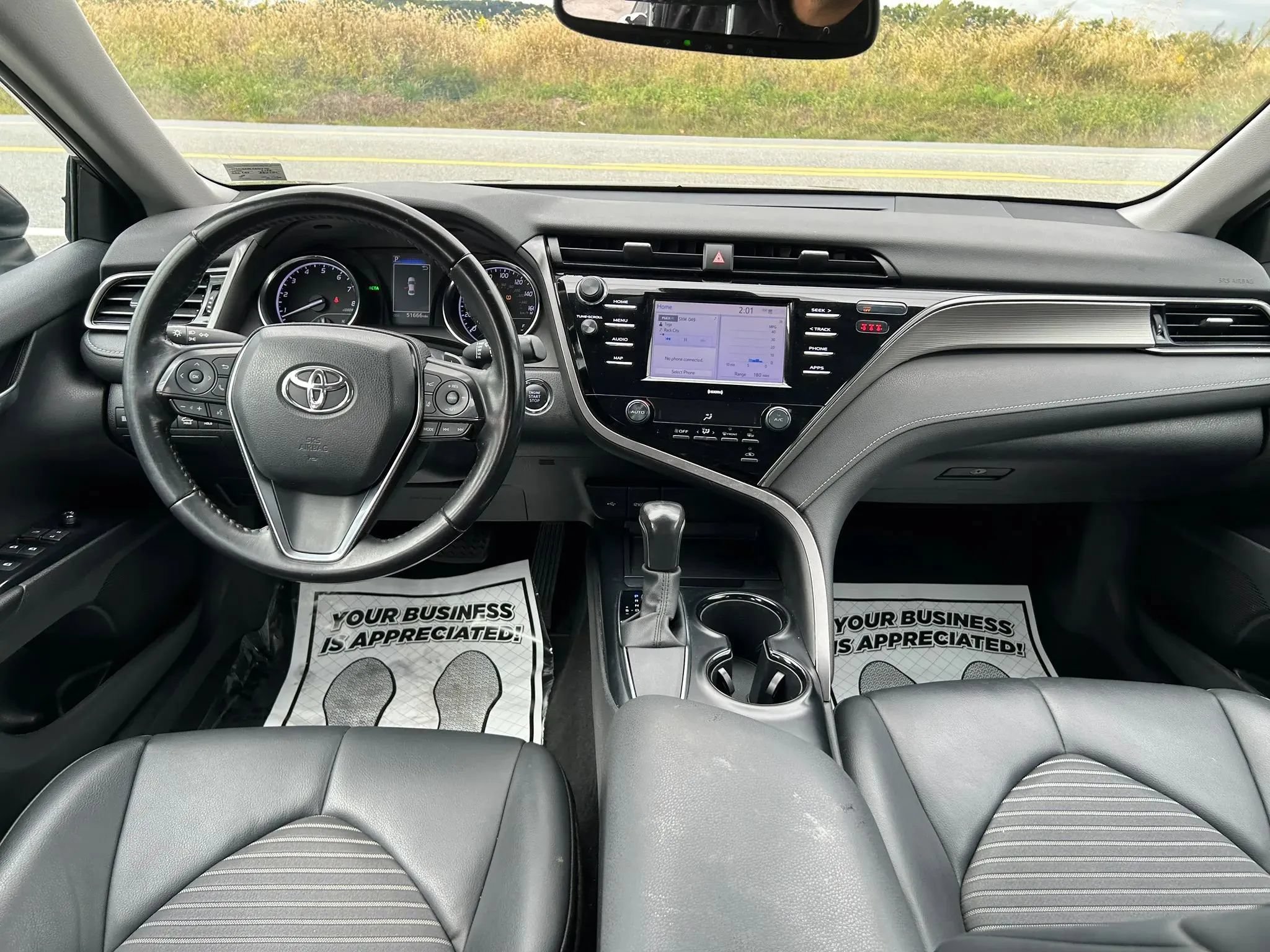 Used 2020 Toyota Camry SE w/ Convenience Package FWD image 15