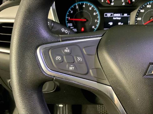 Used 2018 Chevrolet Equinox LS FWD image 18