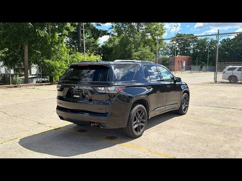 Used 2021 Chevrolet Traverse Premier w/ Redline Edition AWD/4WD image 5