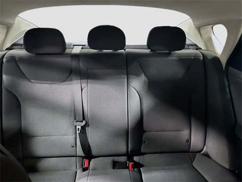 Used 2025 Kia K4 LXS image 26