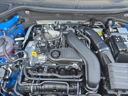 New 2026 Volkswagen Taos SE FWD image 22