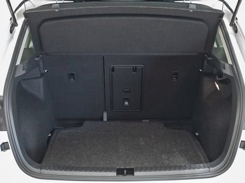 Used 2023 Volkswagen Taos SE w/ Panoramic Sunroof Package FWD image 34