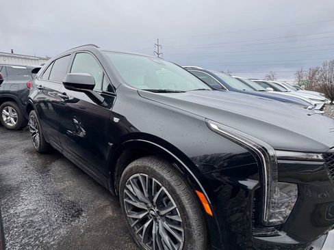 Used 2024 Cadillac XT4 Sport image 7