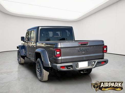 New 2025 Jeep Gladiator Sport AWD/4WD image 6